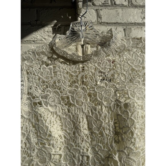 Nanette Lepore white lace sleeveless top Medium . NWT - Picture 3 of 14